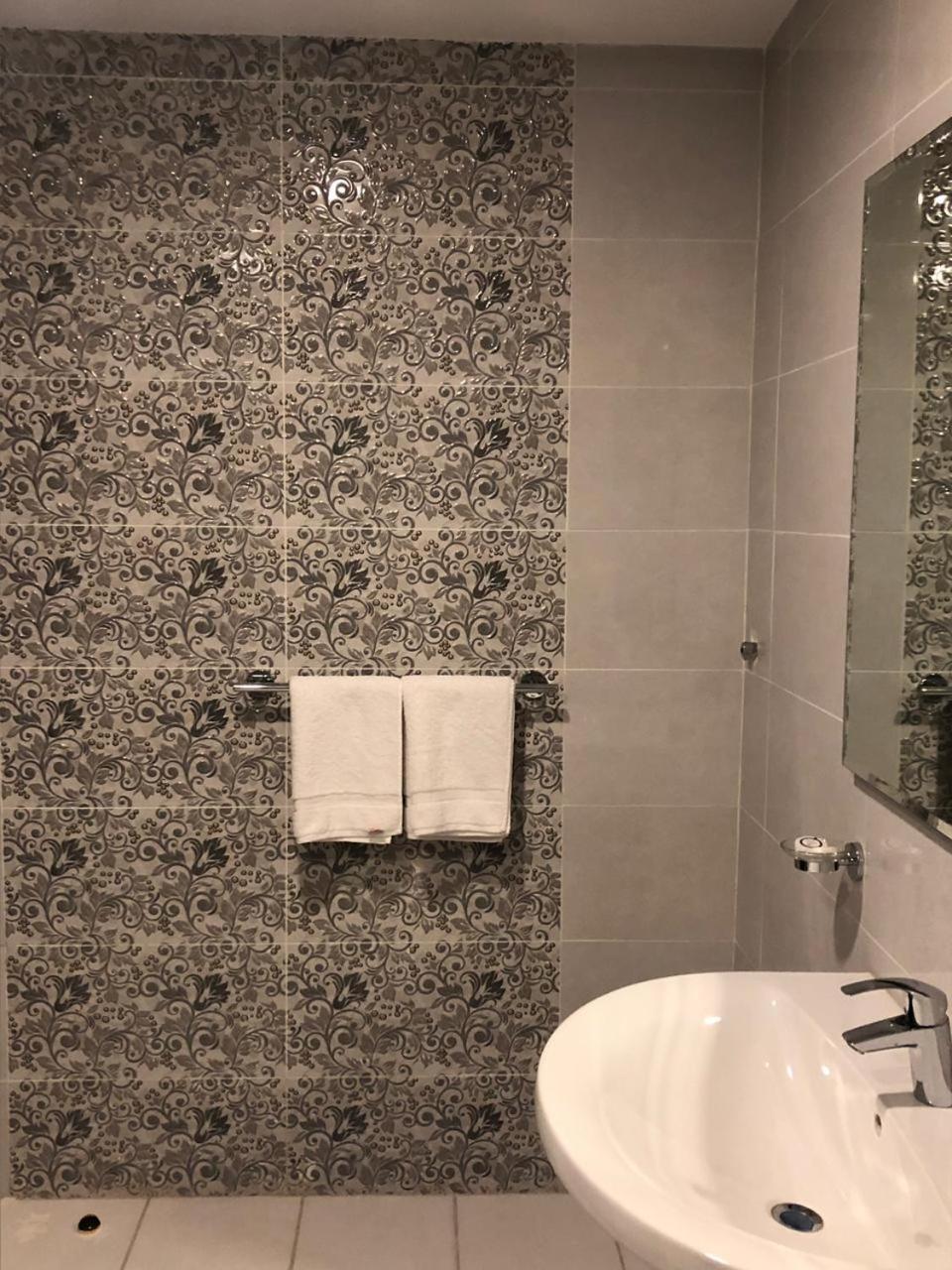 White Beach Hotel Suites Rebiğ Dış mekan fotoğraf