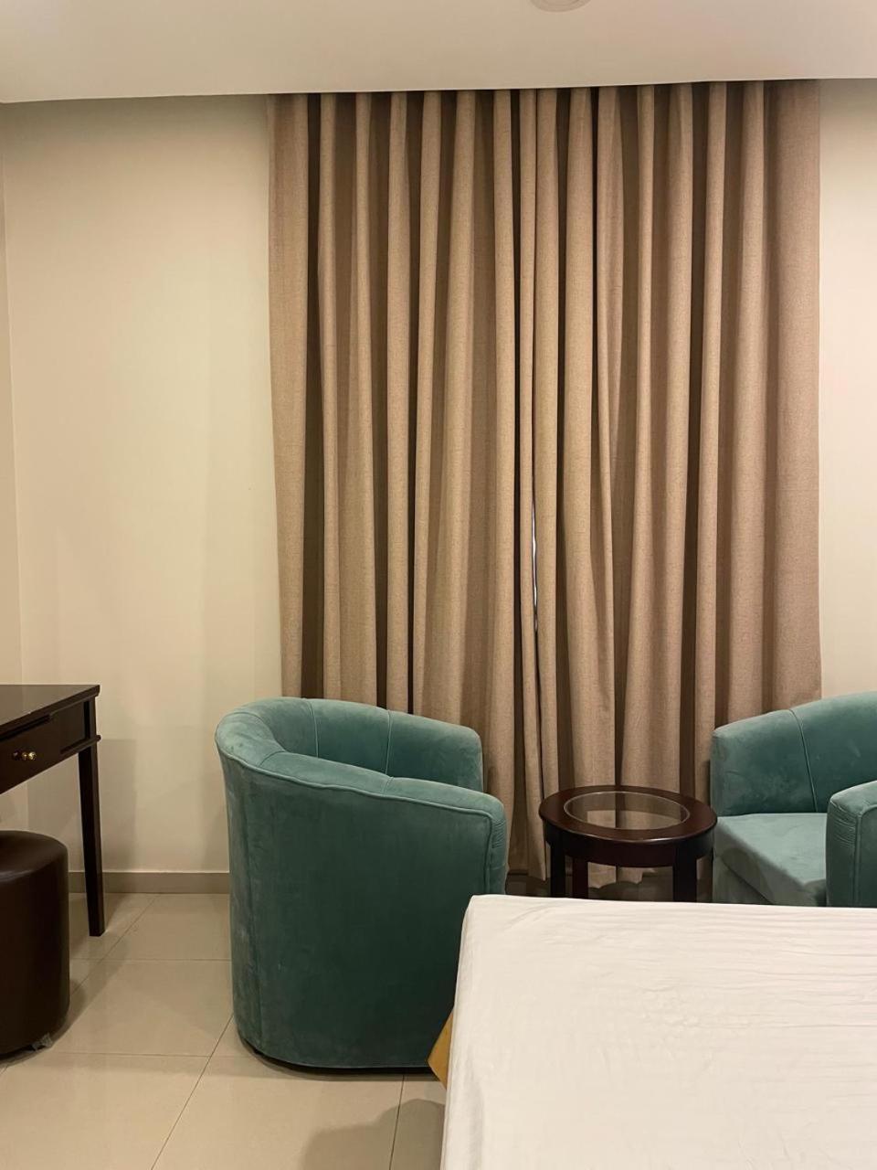 White Beach Hotel Suites Rebiğ Dış mekan fotoğraf